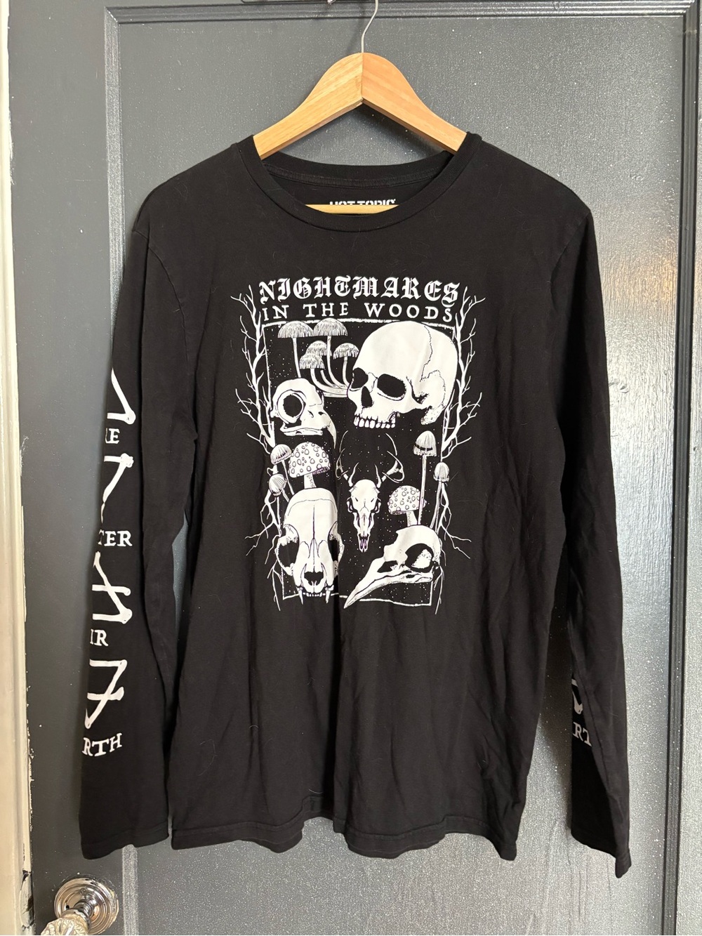 Hot Topic Black 'Nightmares in the Woods' Graphic Long-Sleeve Shirt